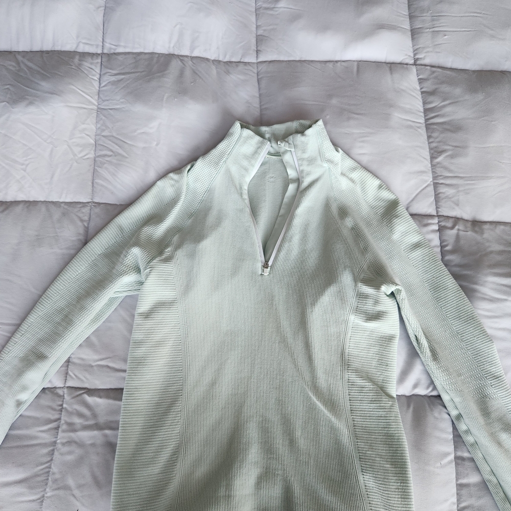 Athleta Light Green Long Sleeve Top